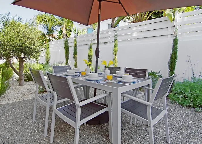 Lily וילה פרוטאראס